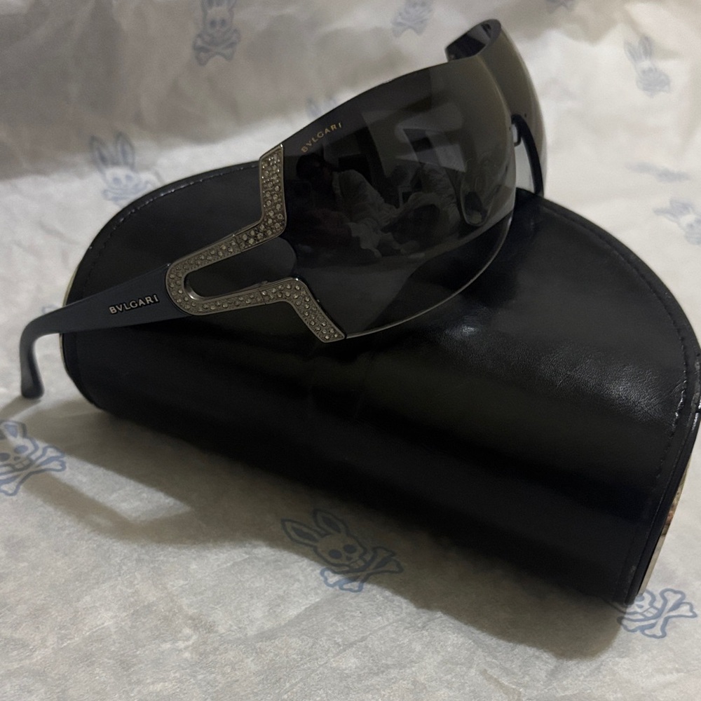 Bulgari Gradient Black Sunglasses with Silver Detail - Picture 4 of 12